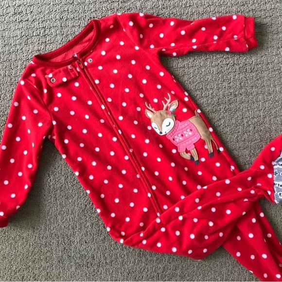 •Carters• reindeer fleece pjs - Picture 1 of 4
